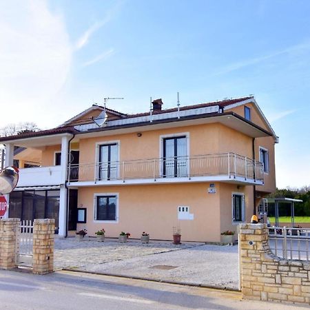 Komfortable Wohnung In Savudrija Mit Grill, Garten Und Terrasse Екстер'єр фото